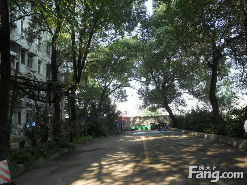 花纸印刷厂宿舍2室1厅1卫南北朝向1600.00元/月出租