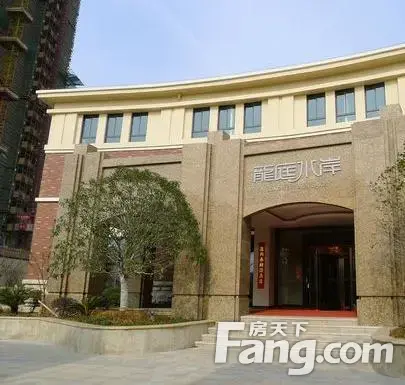 万裕龙庭水岸别墅外景图