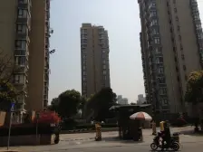 居家装修,采光充足,电梯房,小区中心位置,带飘窗