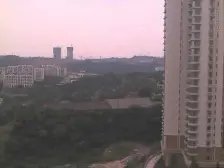 棕榈泉刷卡入户的精装大平层 户型方正通透 居家装修