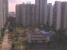 双轨道轻轨口子 精装顶跃 带屋顶花园100平