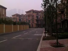 精装联排别墅 带花园 带车位 视野好 诚心出售