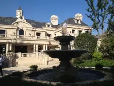 交通便利,居家装修,采光充足,一梯两户,得房率高,品质小区,南北通透