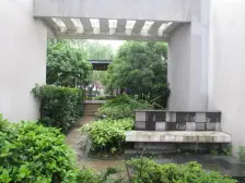 新上三百万豪装,中心位置超大花园,赠地下健身房