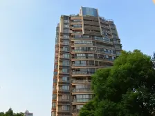 瑞虹商圈+10号线地铁口+三开间朝南+带车位