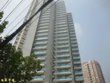 内环内地铁口+紧靠徐汇体育公园+配套成熟