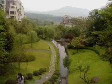 新小区 近东站 精装修 两层带花园 小区环境好 宜居住