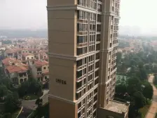 自己住 ,装修保养的很好,空间大,楼层好