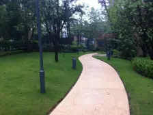 龙湖精装四房 近轻轨 出门有永辉 环境好 住家安静
