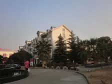 大虹桥急售80万装修,带露台,现代简约风格,拎包入住