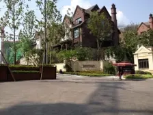 精装修,东站近离學校近环境安静,配套全, 视野好