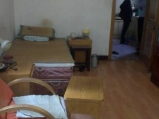 一楼边套带花园,一房改二房,厨卫全明,铁口600米