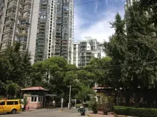 采光充足,近地铁,精装修,繁华地段,主卧朝南,得房率高,南北通透