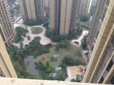 端户三房双卫多面采光 看小区中庭 明厨明卫