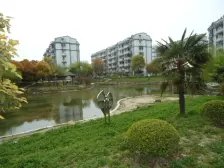 百万精装 拎包入住 ,带30平露台,上下两层,可分开