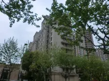 目前有租客,到明年2月份,不方便安排看房