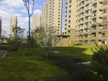 小区高层 精装修两房 价格可谈 诚心出 随时好看房