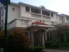 满五年,业主诚心卖,户型方正,采光好,看房方便