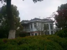 园林小区 南面正向花园 精装修保养好 采光充足 诚意售