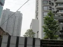 此房满五年税少,楼层好视野开阔,当中位置,方正户型