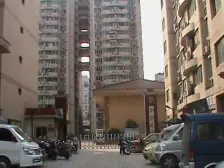 华宇花园的精装4房业主诚心出售