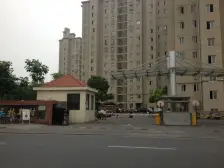 次新小区 环境好 位置楼层佳 地上地下车位充足 有钥匙