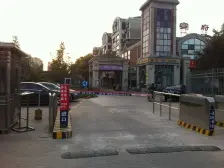 徐汇新城,电梯二房,可开发阁楼,诚意出售