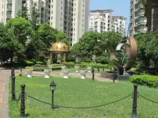 一梯两户,南北通透,交通便利,精装修,诚意出售