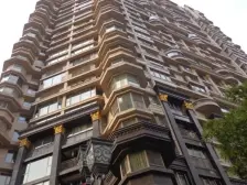 中间楼层一房,精装空调加地暖,带产权车位,业主诚售