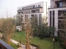 品质小区1楼带花园。诚意出售。