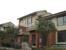 联排东边套,看房方便。