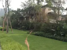 照母山 万科悦峰二期四房180万