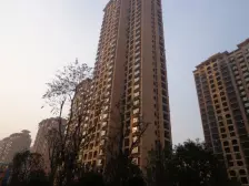 德诚翰景园精装4房,保养很好,家具家电全留