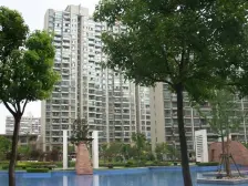 千门万户映日光,大宅气派赞吾王。顶楼复式,独立空间