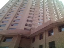 此房位于繁华区域,小区环境优雅,朝南电梯房