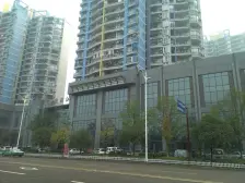 滨江路 世纪滨江三房61.8万