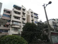 卫生间全明,大开间,小区入口附近,品质小区