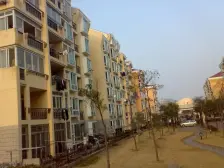 江月路大三房,户型采光好,业主诚心出售、配套齐全