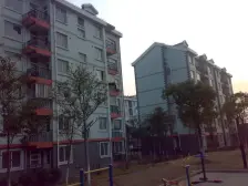 全明两房,采光好无遮挡,配套完善,中间楼层,毛坯房