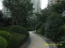 火车站旁绿茵豪庭 户型方正 高层 朝山景 闹中取静