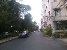 一梯一户有顶楼花园的临人民公园