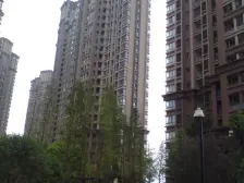 品质小区,龙湖物业,美丽高尔夫景观,住家安静