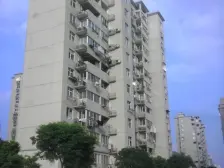 小区环境干净整洁,停车位充足,采光好