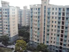 世博标杆,一梯两户,小区中间位置,楼梯中间楼层