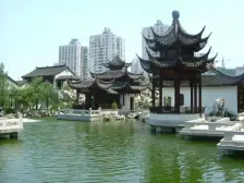 正观陆家嘴三件套及俯瞰整个英式大草坪带阳台