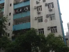 此房满五,业主诚意出售,产权清晰户型方正,价格可谈