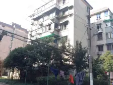 全明三房 看房找小彭 有钥匙随时看 中间楼层位置好