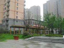 小区中间,楼层好,业主诚意出售,南北通,精致2房可约看