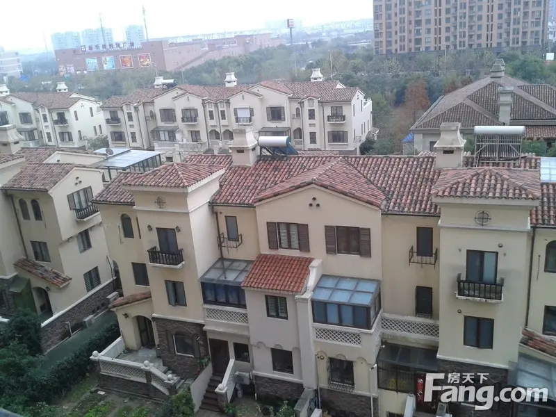 环球翡翠湾花园