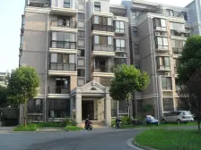 独门独户的精装一房 自住装修 万达+绿地双商圈 满5年